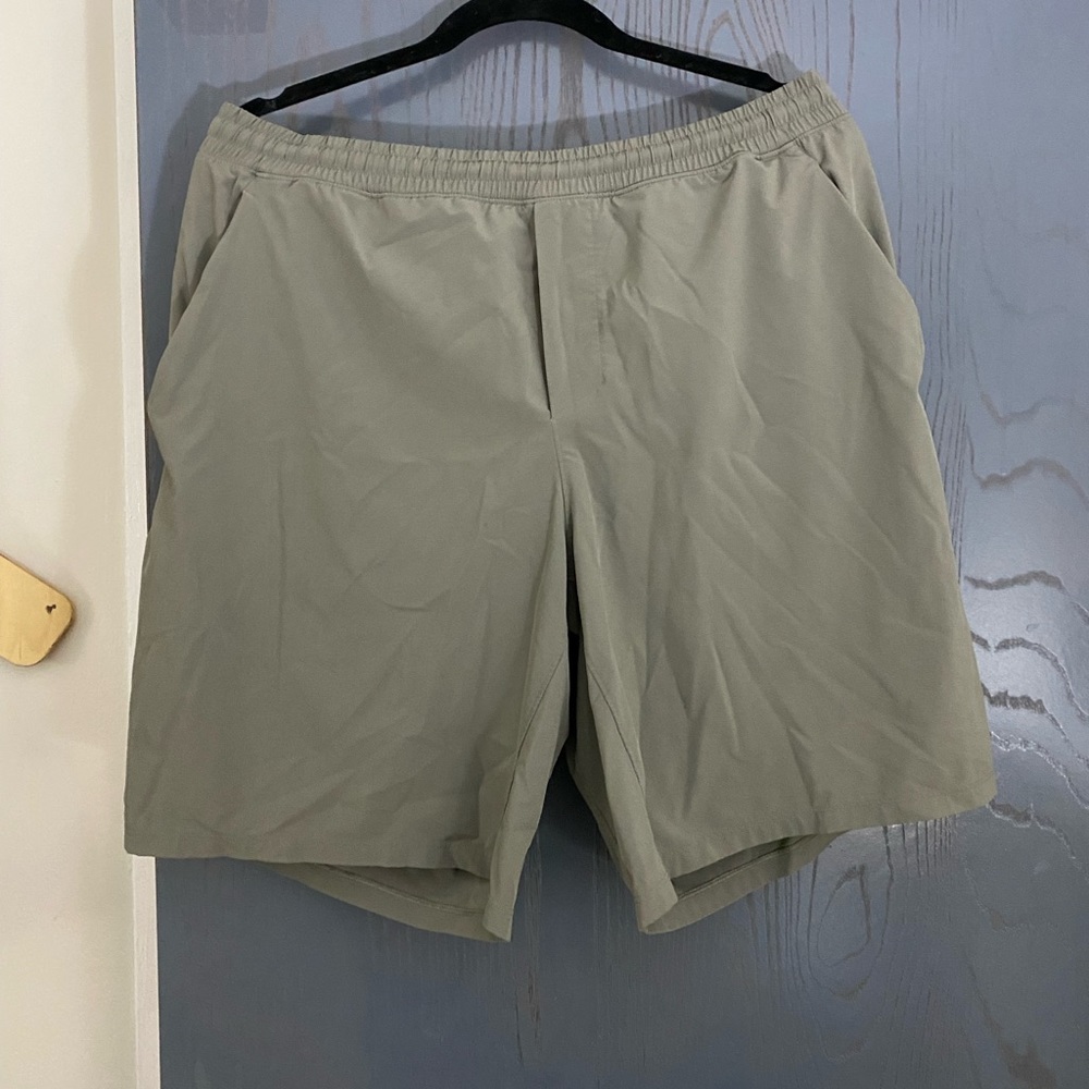 XL Lulu lemon shorts
